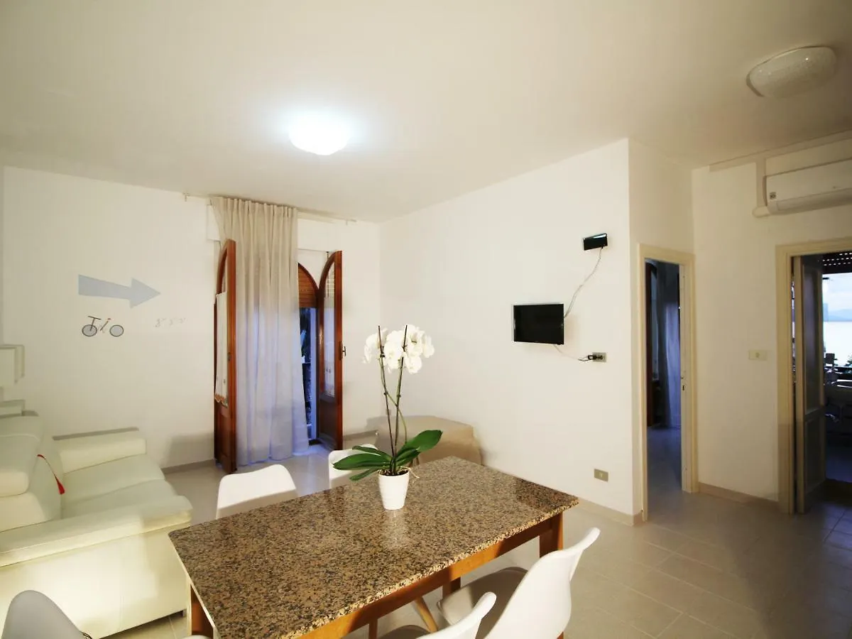 Apartamento Eliton Alguer 0*,